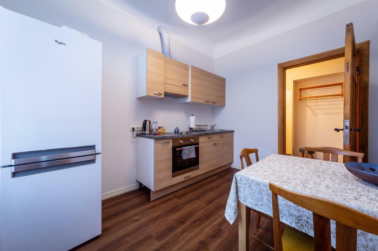 Apartament Stories Writer'S Ap 40Sqm Renovated Free Parking Ryga Zewnętrze zdjęcie